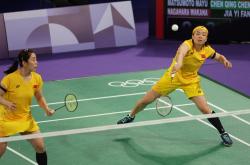 开云APP-羽毛球双打混合决赛中，实力相当对决