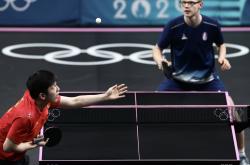 开云体育平台APP-关于英国乒乓球队逆转瑞典乒乓球队，樊振东打破历史纪录的信息