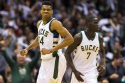 开云体育登录-雄鹿轻取马刺，张镇麟刷新纪录的简单介绍