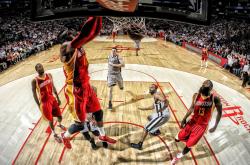 开云足球直播-拉梅洛关键三分定乾坤，北京队强势晋级引爆76人主场