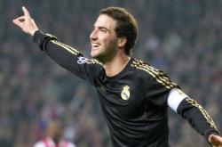 开云APP-当红白十字旗遇见蓝白间条衫，贝林厄姆在曼联对阵阿根廷的独特时空中加冕全场最佳