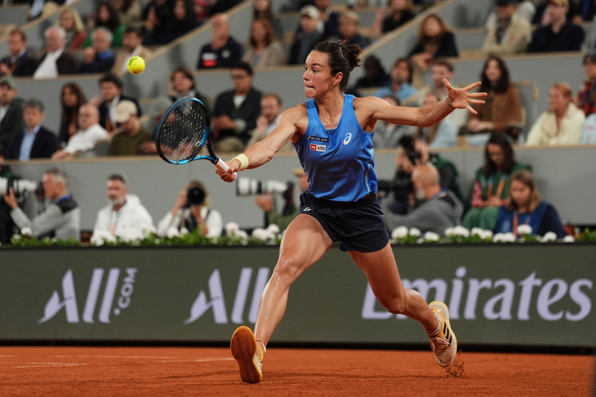 法国运动员勇夺冠军,表现稳定出色 法国运动员勇夺冠军,表现稳定出色