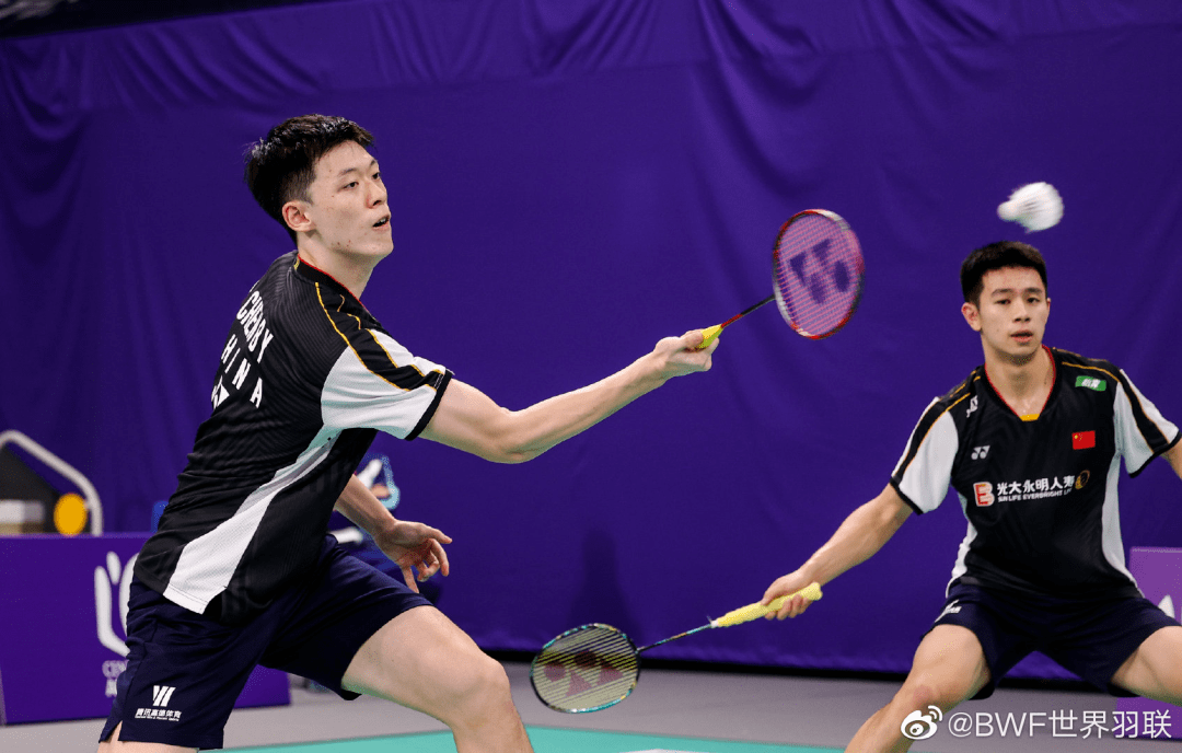 印尼羽毛球队鏖战英格兰羽毛球队，马琳三分雨点燃全场的简单介绍