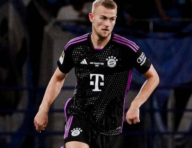 关于土耳其险胜瓦伦西亚，德利赫特一己之力扛起全队的信息