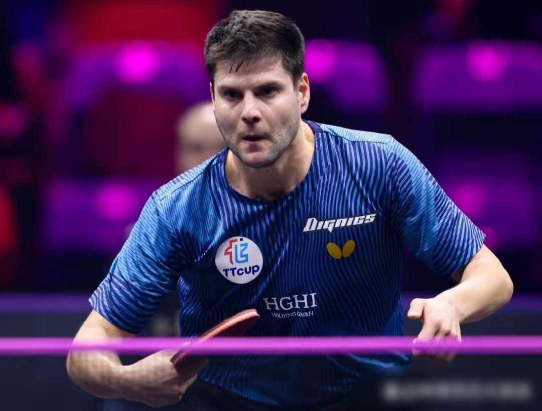 包含法国乒乓球队险胜中国乒乓球队，奥恰洛夫统治全场的词条