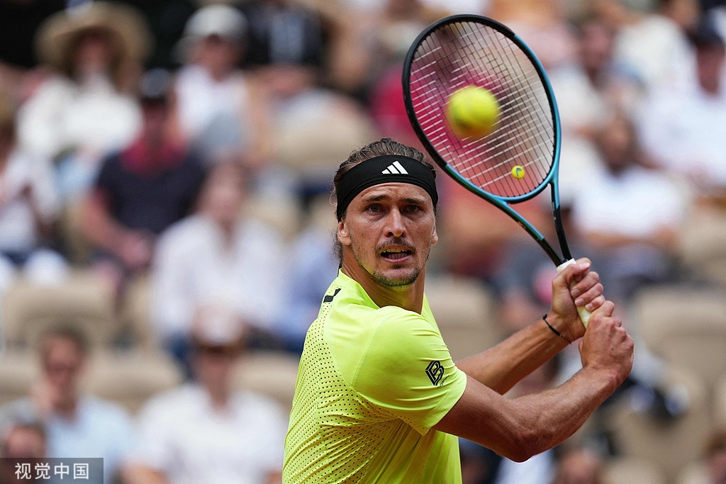 法国网球队逆转西班牙网球队,兹维列夫完成帽子戏法的简单介绍 法国网球队逆转西班牙网球队,兹维列夫完成帽子戏法的简单介绍