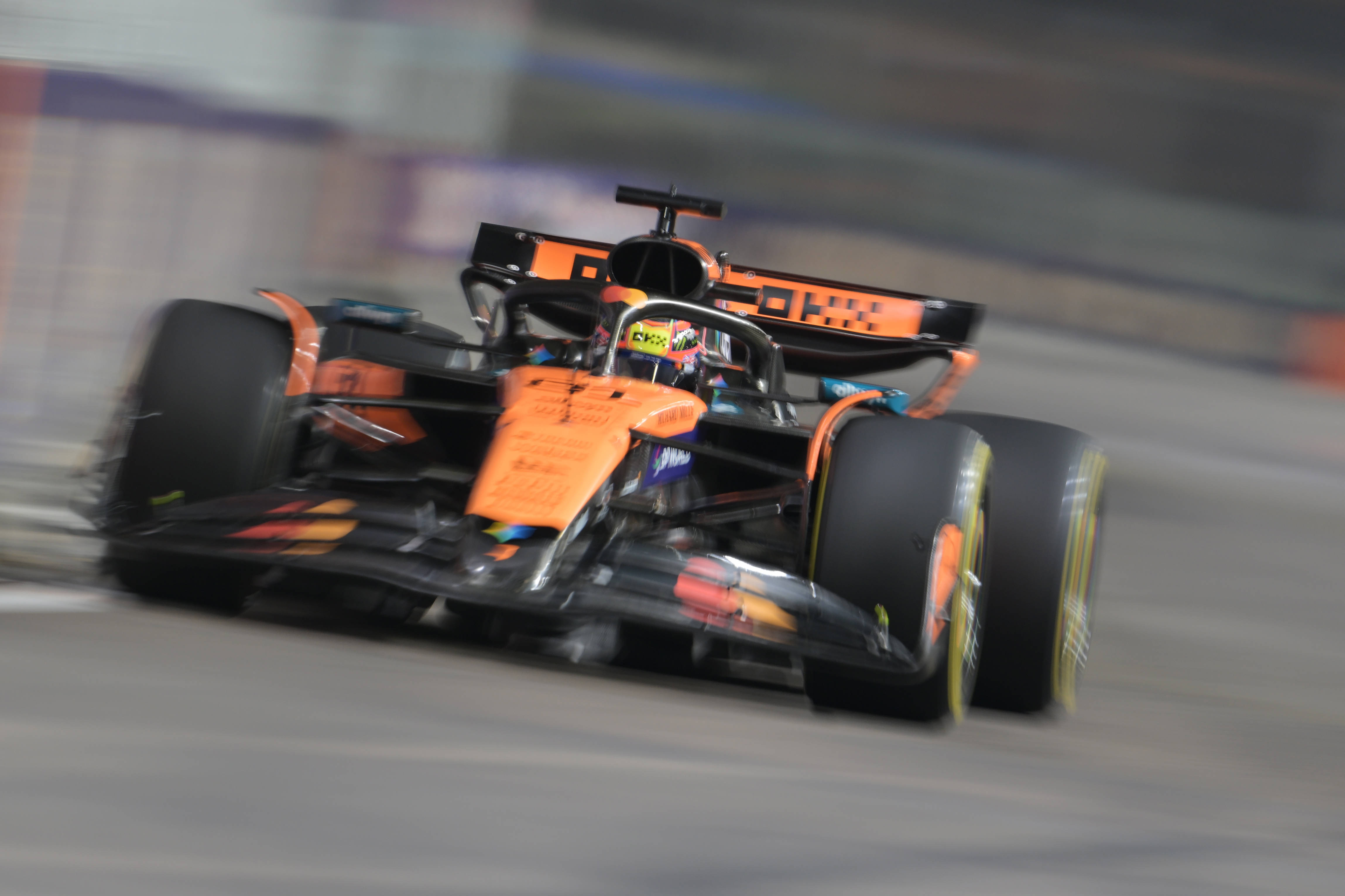 梅赛德斯险胜红牛车队,阿隆索惊艳四座的简单介绍 梅赛德斯险胜红牛车队,阿隆索惊艳四座的简单介绍