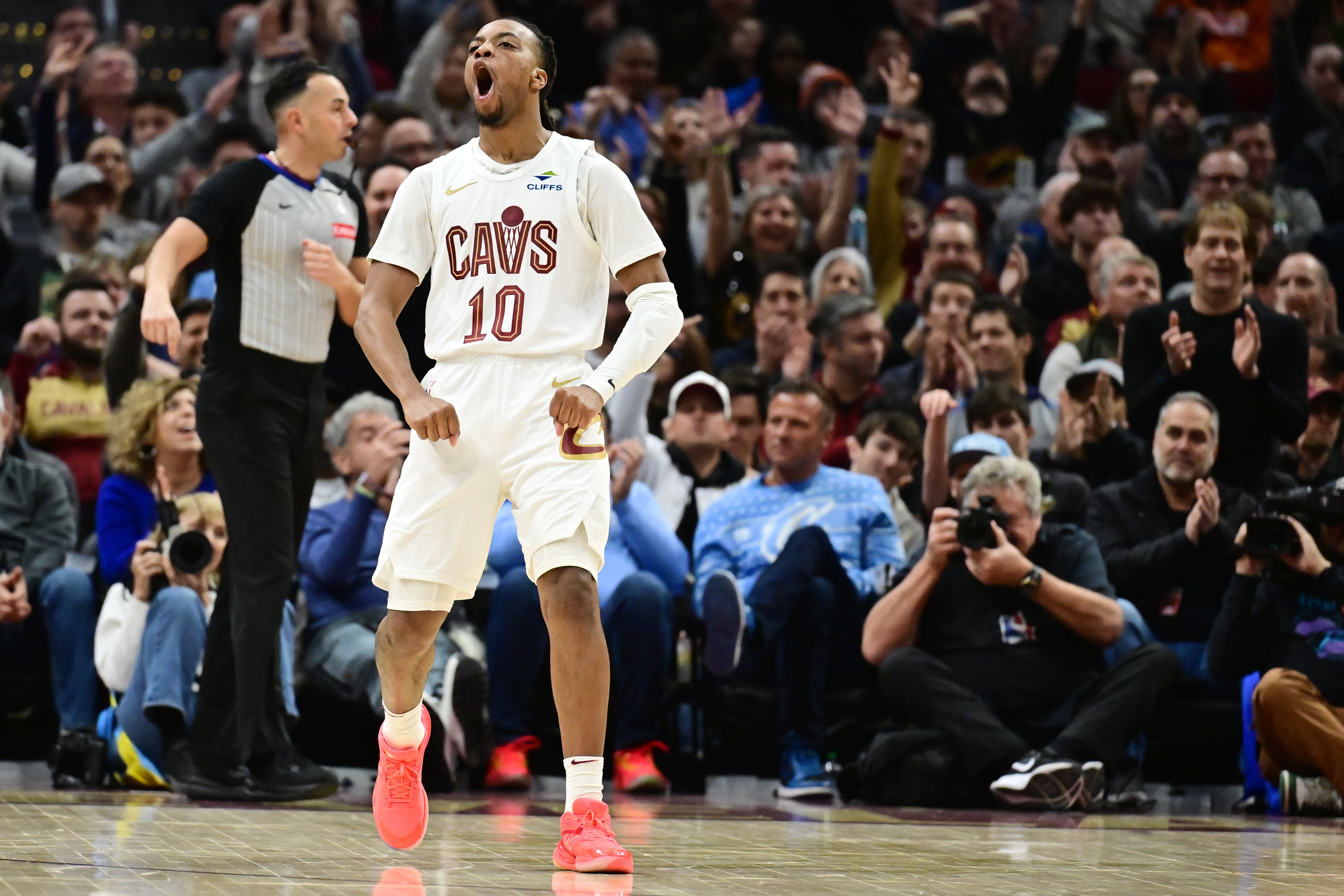 篮网新援爆发独得分帮助球队取胜 篮网新援爆发独得分帮助球队取胜