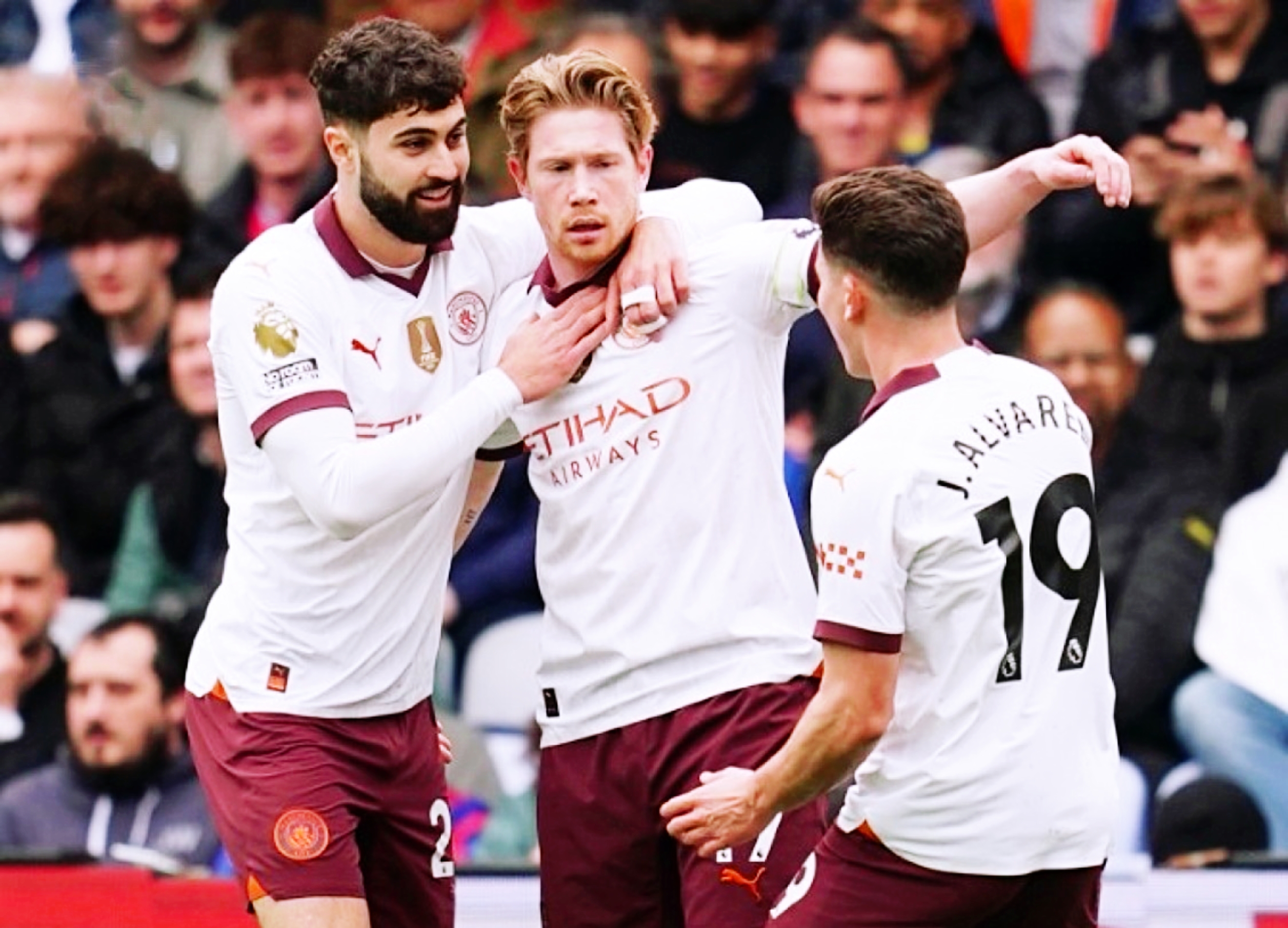 曼城主场大胜，领先优势扩大至双位数的简单介绍