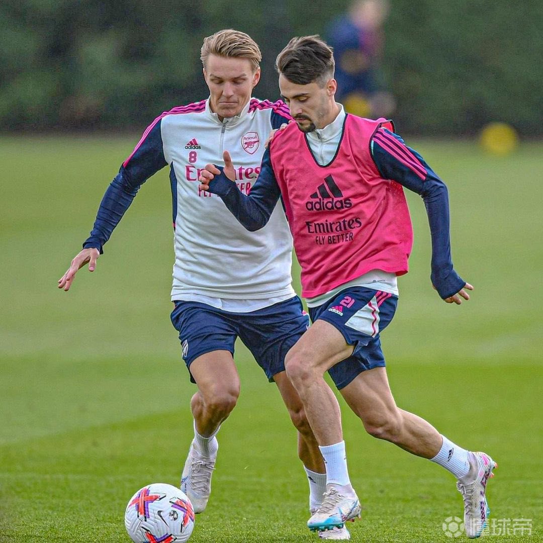 阿森纳球员合练备战，利物浦后卫回归训练