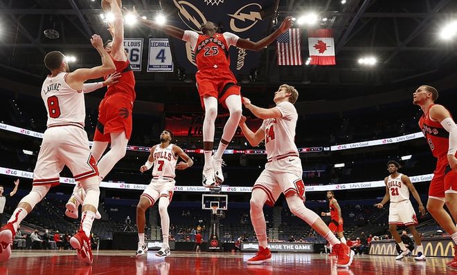 包含猛龙双星发威，轻松获胜公牛的词条