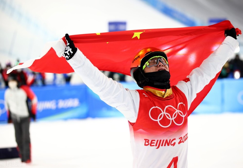 卫冕冠军再登巅峰，历史重演再次辉煌的简单介绍