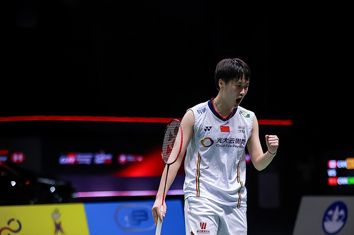 包含马来西亚羽毛球队逆转泰国羽毛球队，辛杜爆发神勇的词条