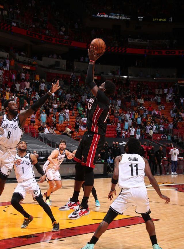 包含火箭横扫篮网B队，阿德巴约完成帽子戏法的词条