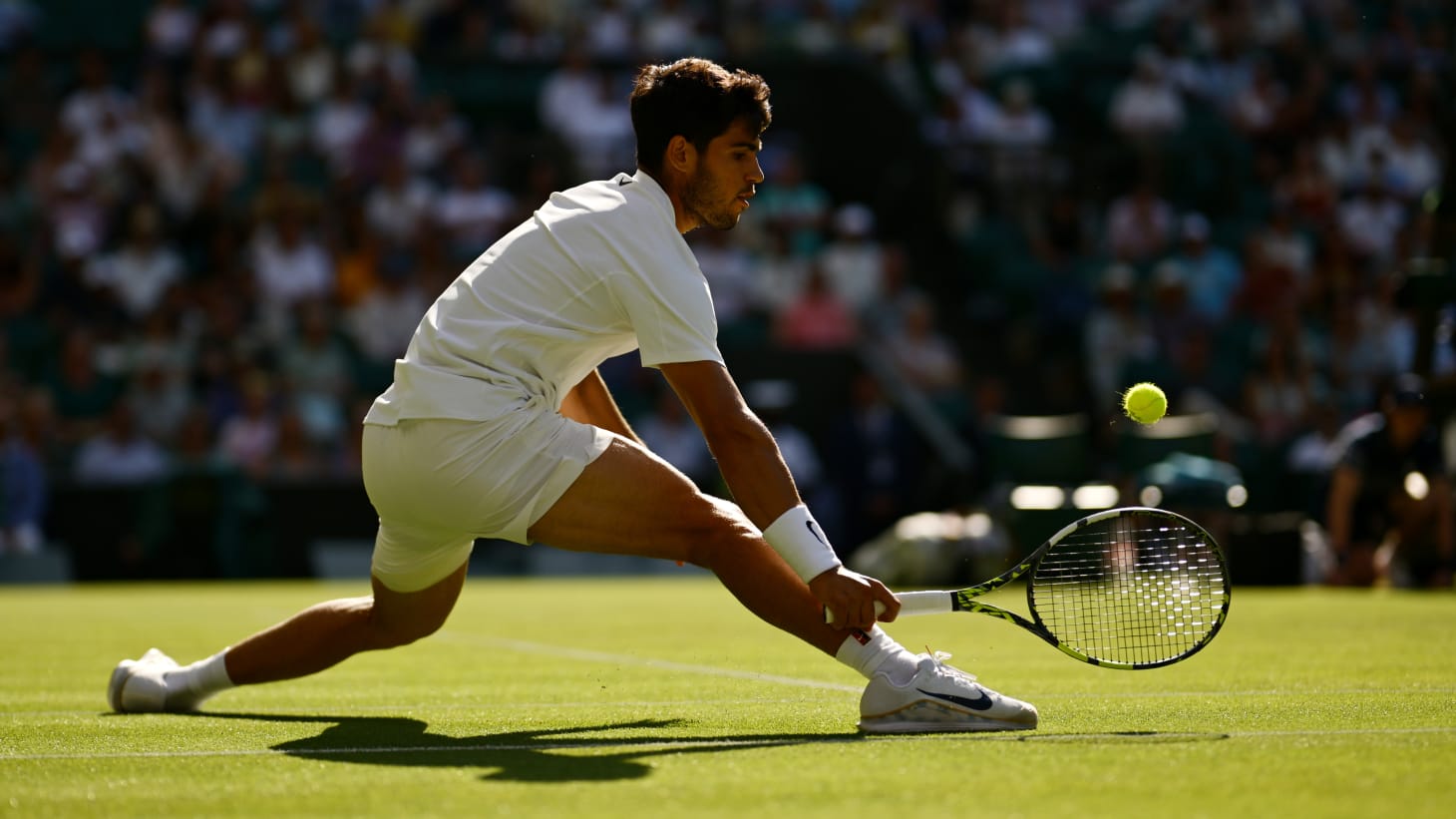 西班牙网球队险胜世界网球队，瓦林卡制霸全场的简单介绍