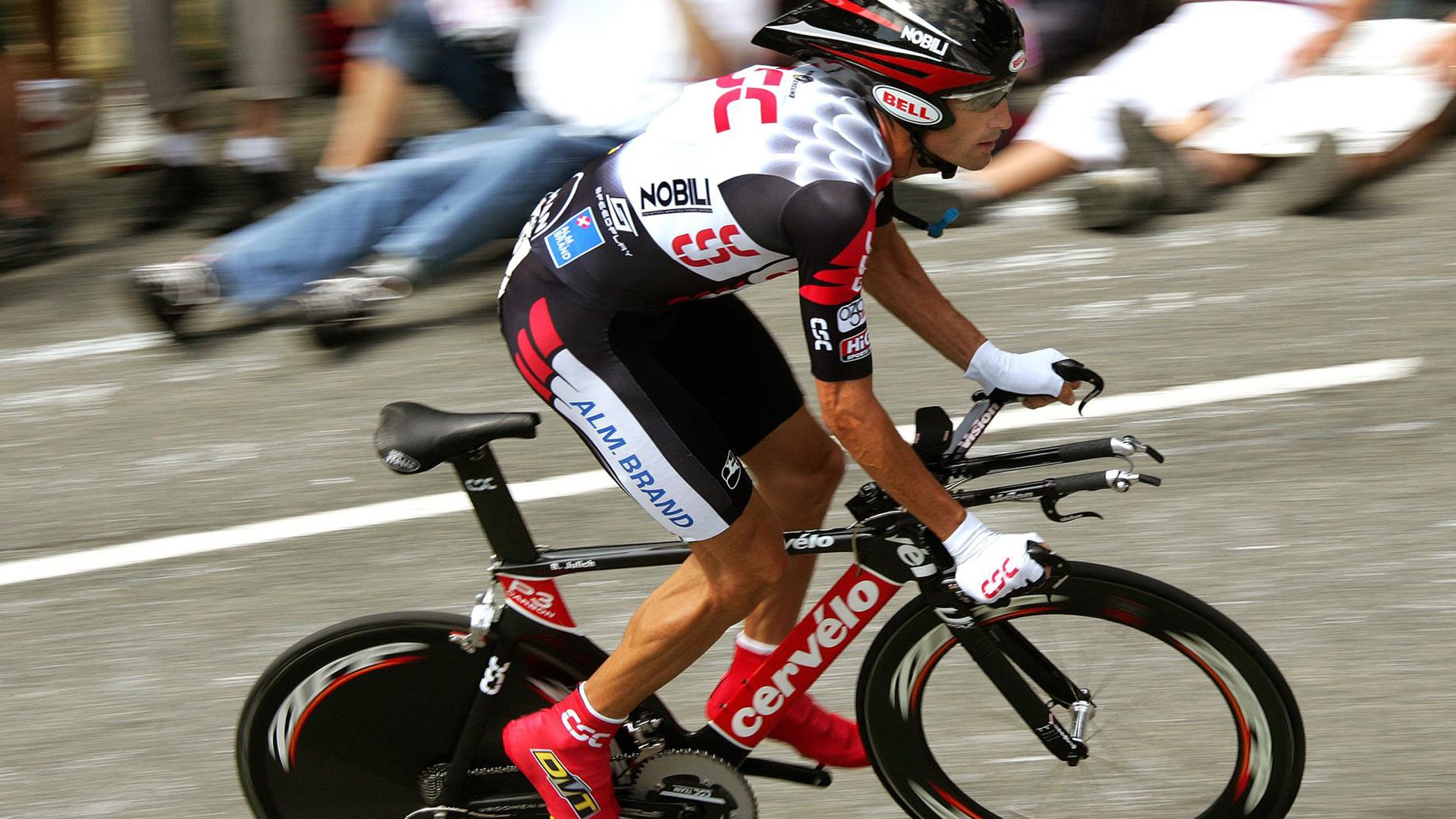 从拉沃尔杯到ATP总决赛,西西帕斯如何用翻盘精神点燃赛场