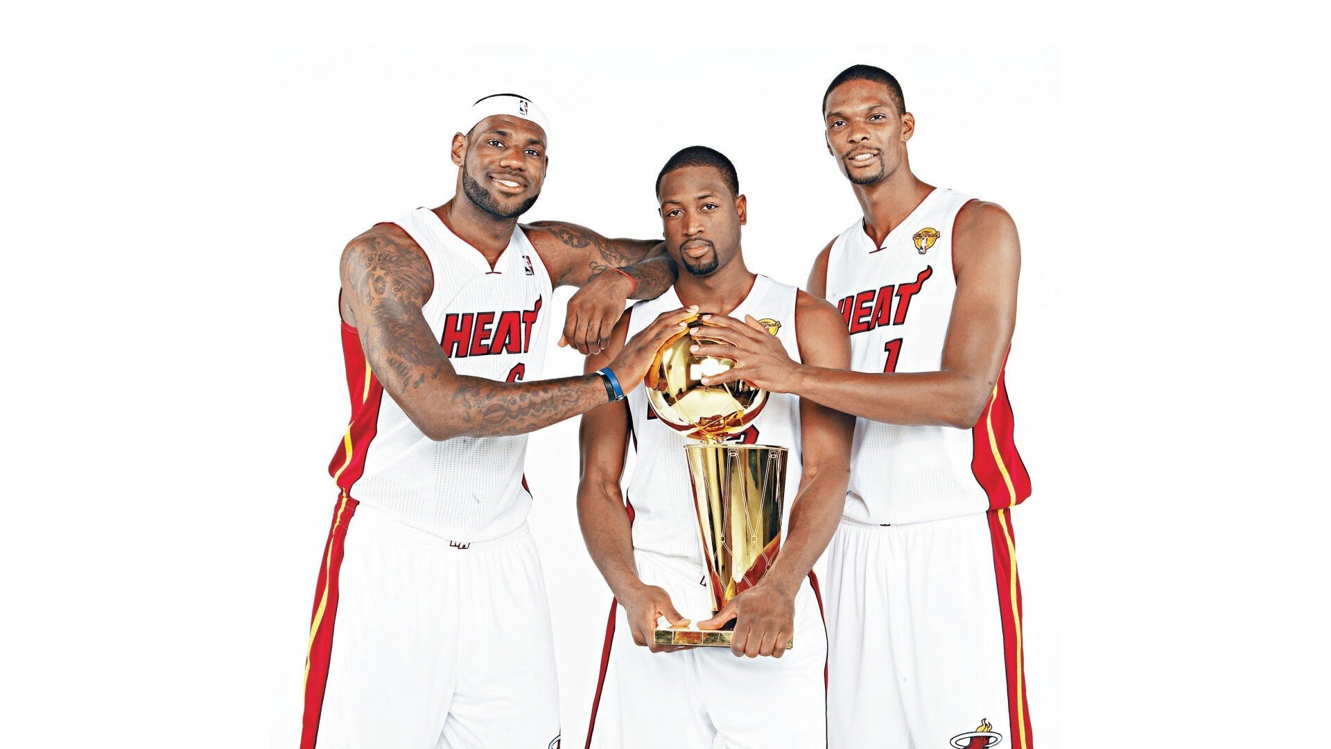王者归来的试金石，当雄鹿的铁蹄踏碎湖人的星光，NBA杯赛场的唯一答案